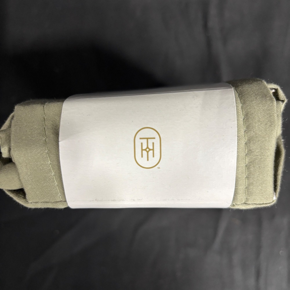 Threshold Performance Pillowcases - Standard - Picture 4 of 4